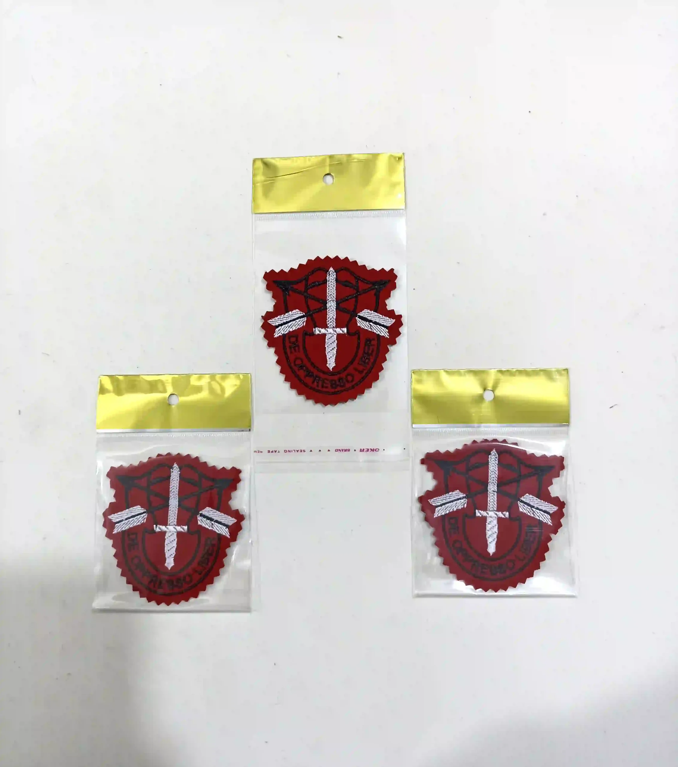 zed_Gerila_parche_makhmal_ghermez